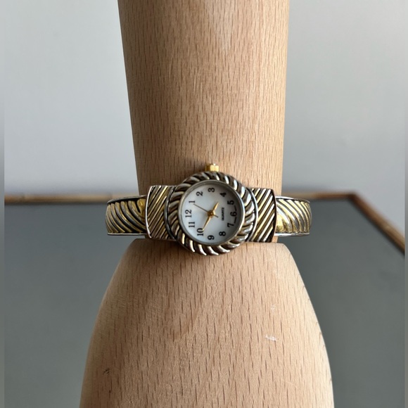 Vintage Gold Watch - Picture 1 of 3